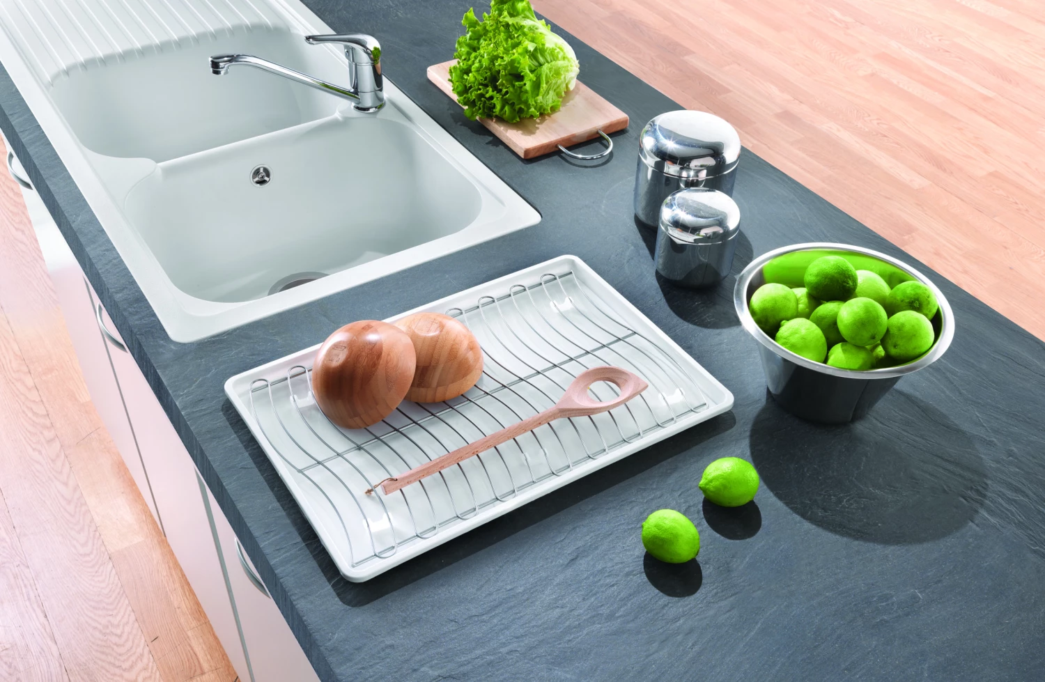 Metaltex Wavetex Flat Dish Drainer - Plastic And Metal - White 2 Metaltex Wavetex Flat Dish Drainer - Plastic And Metal - White - Image 2